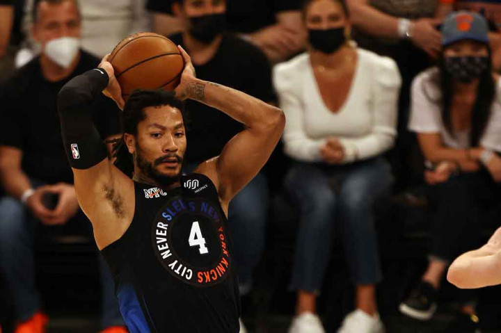 Pemain Knicks Derrick Rose mencetak 11 dari 30 poinnya pada kuarter pertama. Ia membuat 13 dari 21 tembakan dari lantai.