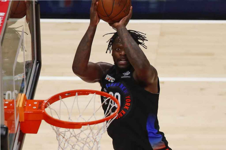 Julius Randle menyumbang 14 poin untuk Knicks. RJ Barrett hanya melesakkan 2 dari 9 tembakan untuk mencatat tujuh poin. Knicks melakukan 35,8 persen tembakan dari lapangan dalam pertandingan tersebut.