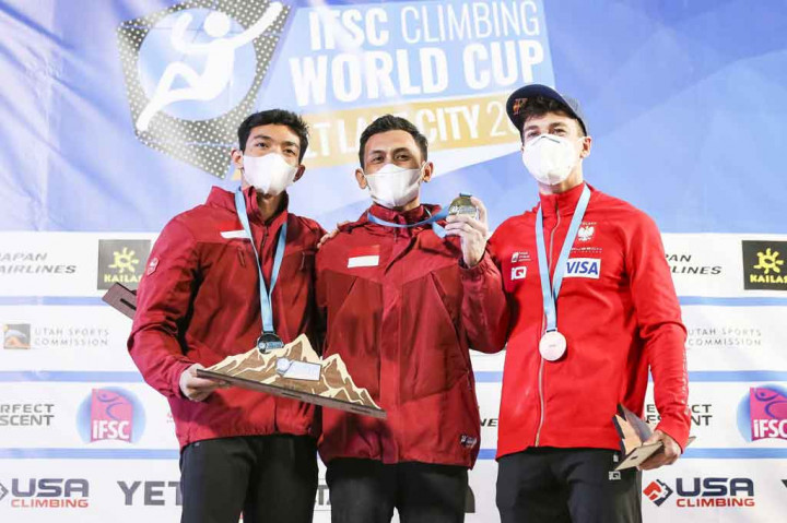 Di babak final Leonardo (tengah) menjadi juara setelah mengalahkan sesama atlet Indonesia, Kiromal Katibin (kiri) dengan mencatatkan waktu 5,208 detik, sekaligus memecahkan rekor dunia kategori men's speed. Sementara itu di tempat ketiga diraih oleh atlet Polandia Marcin Dzienski.