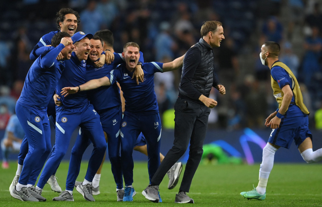 Thomas Tuchel berhak berbahagia karena berhasil membawa Chelsea menjadi juara Liga Champions 2020/21. The Blues besutannya sukses menaklukkan Man City dengan skor 1-0.