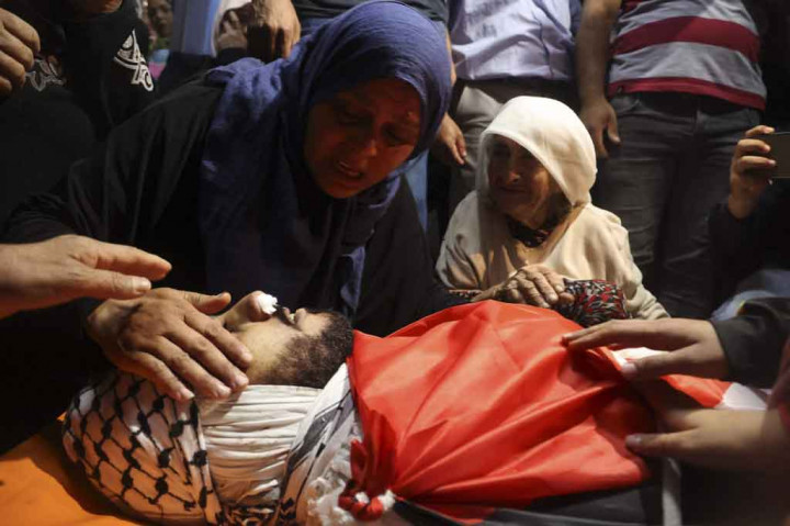 Pasukan Israel pada hari Jumat menembak mati seorang pria Palestina selama bentrokan di Tepi Barat yang diduduki.