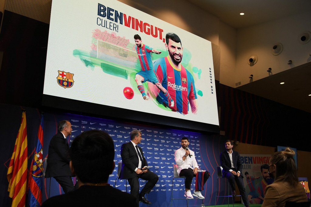 Klub Catalan itu mengumumkan transfer Aguero itu, Senin, 31 Mei 2021, malam WIB. Aguero didatangkan secara cuma-cuma setelah kontraknya di City habis 1 Juli nanti.