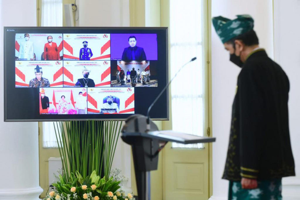 Dalam upacara pada Selasa pagi, turut hadir pula Wakil Presiden Ma'ruf Amin, Presiden RI ke-5 Megawati Soekarnoputri, Wakil Presiden RI ke-6 Try Sutrisno, Ketua MPR Bambang Soesatyo, Ketua DPR Puan Maharani, Ketua DPD La Nyalla Mattaliti, Ketua MA Muhammad Syarifuddin, Ketua MK Anwar Usman, Ketua KY Mukti Fajar, Ketua BPK Agung Firman Sampurna yang hadir secara daring.