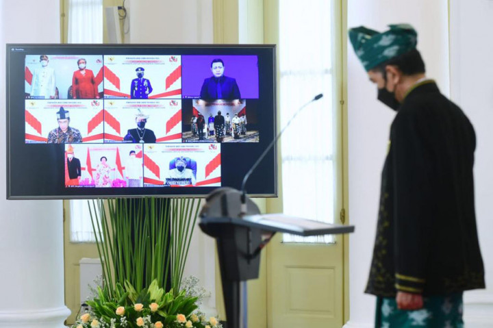 Dalam upacara pada Selasa pagi, turut hadir pula Wakil Presiden Ma'ruf Amin, Presiden RI ke-5 Megawati Soekarnoputri, Wakil Presiden RI ke-6 Try Sutrisno, Ketua MPR Bambang Soesatyo, Ketua DPR Puan Maharani, Ketua DPD La Nyalla Mattaliti, Ketua MA Muhammad Syarifuddin, Ketua MK Anwar Usman, Ketua KY Mukti Fajar, Ketua BPK Agung Firman Sampurna yang hadir secara daring.