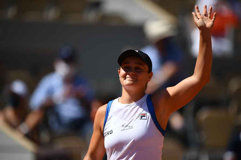 Petenis putri peringkat satu dunia Ashleigh Barty berjuang mengatasi cedera pinggul yang dialaminya untuk melewati babak pertama turnamen Prancis Terbuja di Paris, Rabu, 2 Juni 2021 WIB.