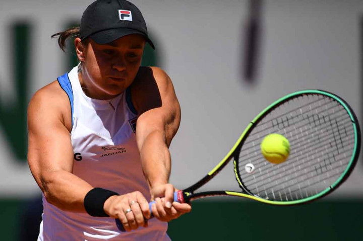 Meski mengawali laga di Grand Slam tanah liat dengan sulit, petenis asal Australia itu akhirnya menyelesaikan pertandingannya melawan Bernarda Pera (AS) dengan kemenangan 6-4, 3-6, 6-2.