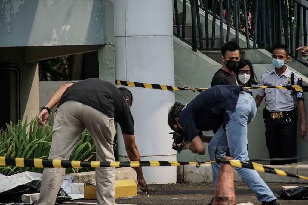 Seorang pria meninggal dunia setelah meloncat dari lantai 26 Apartemen Metro Park Residence, Kedoya, Jakarta Barat, Rabu, 2 Juni 2021.