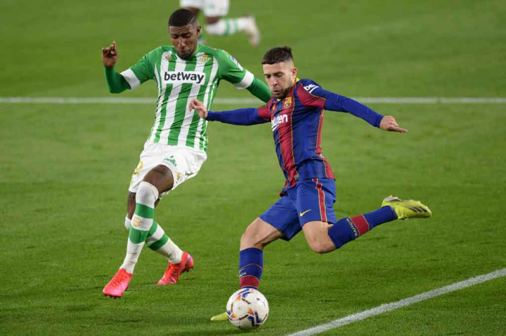 Bek kanan itu adalah pemain anyar ketiga yang didatangkan Barcelona untuk musim depan setelah mengontrak Sergio Aguero dan bek Eric Garcia sebagai pemain bebas transfer karena kontrak keduanya habis di Manchester City.