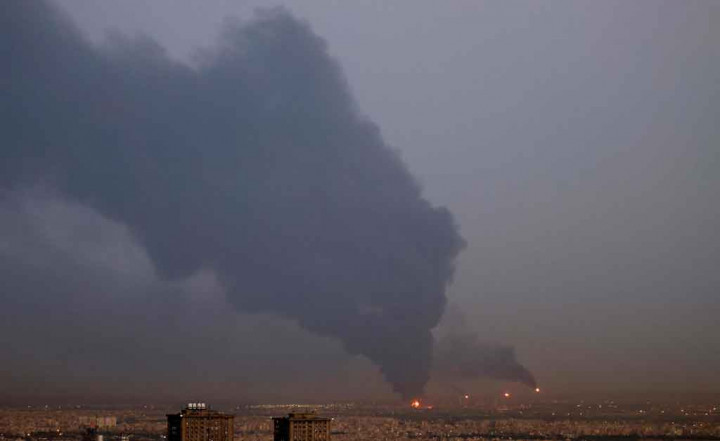 Darajati mengatakan bahwa kebakaran dimulai sekitar pukul 19:30 (1500 GMT), dan bahwa untungnya tidak ada korban jiwa akibat kejadian tersebut. Hingga pukul 22:45 (1815 GMT) api masih menyala, tetapi tidak terlalu kuat. Kilang ini terletak di zona industri, beberapa ratus meter (meter) dari rumah penduduk. 