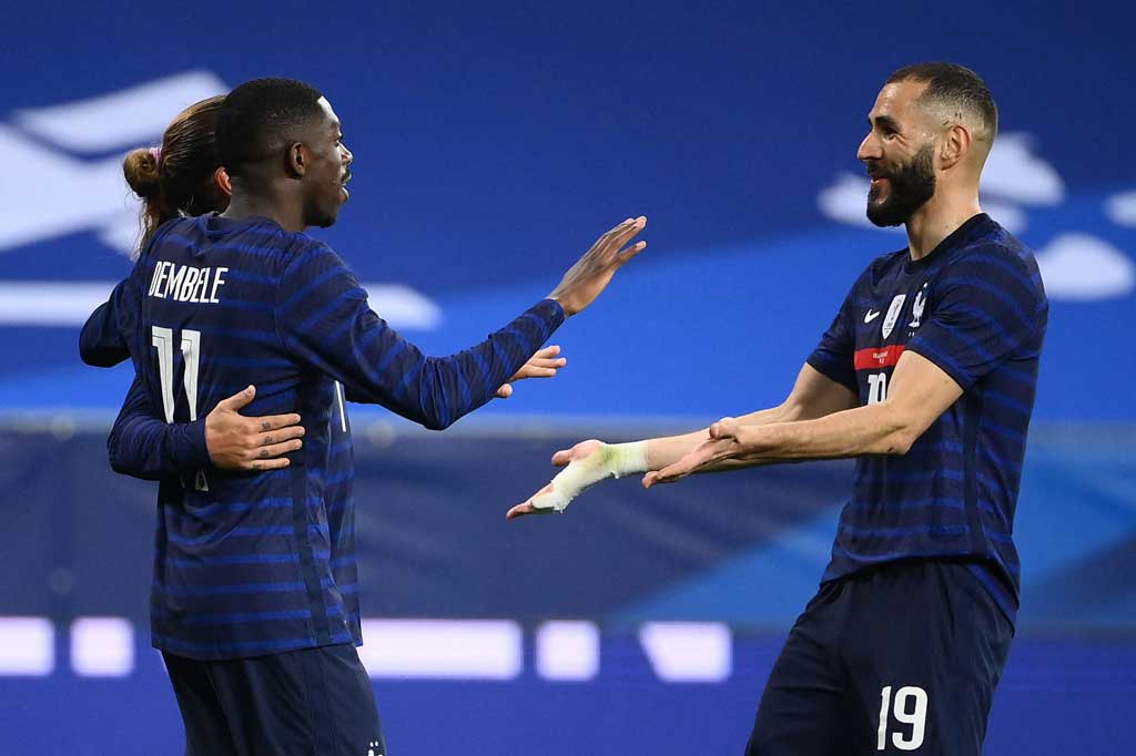 Prancis yang mendominasi pertandingan akhirnya berhasil menambah keunggulan menjadi 3-0 lewt Ousmane Dembele, setelah menyelesaikan bola pantul sepakan Benzema yang membentur tiang gawang.