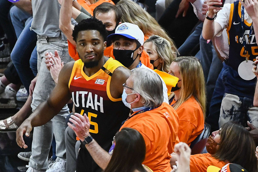 Utah yang finis dengan rekor terbaik di NBA, kini masih menanti lawan yang akan dihadapinya pada babak semifinal, yaitu antara Los Angeles Clippers atau Dallas Mavericks.