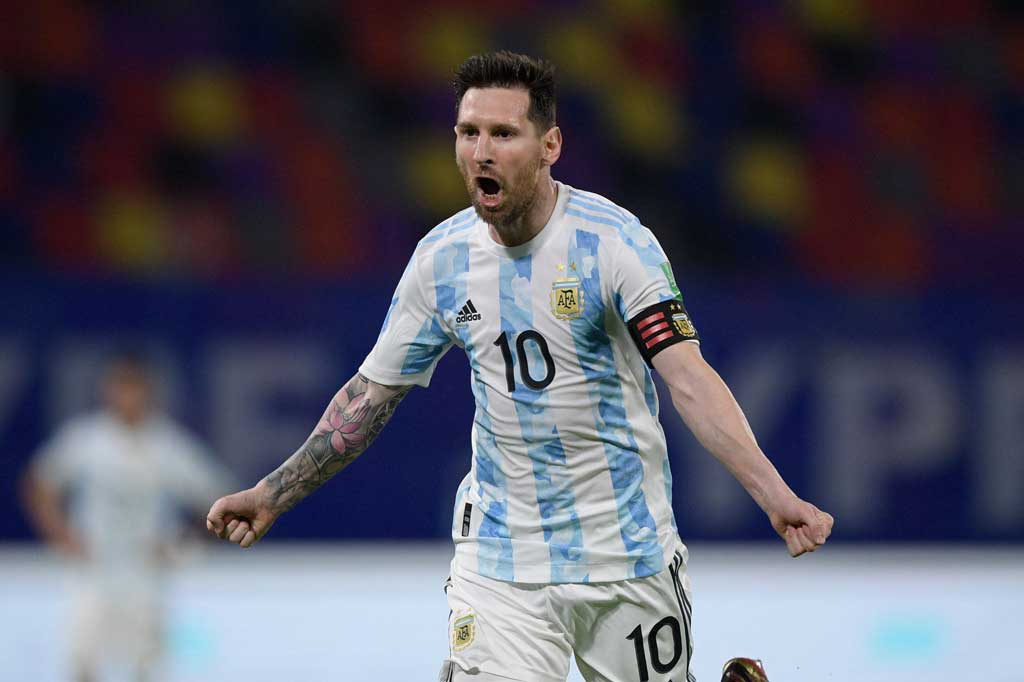 Lionel Messi yang maju sebagai eksekutor sukses membawa Albiceleste unggul 1-0.