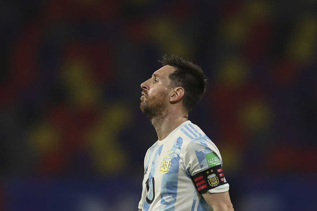 Babak kedua berjalan sangat ketat. Dan Messi mempunyai dua peluang untuk membawa timnya kembali unggul. Sayang kedua-duanya gagal berbuah gol.