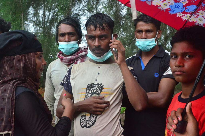 Sebanyak 81 imigran etnis Rohingnya terdampar di kawasan pantai Kuala Simpang Ulim pada pukul 07:00.WIB.