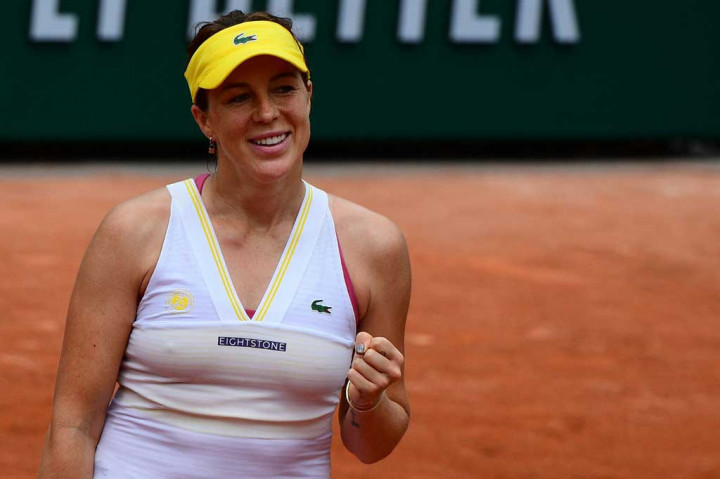 Cedera tersebut tidak mempengaruhi penampilan Pavlyuchenkova ketika dengan mudah menaklukkan sang lawan untuk merancang pertemuan dengan petenis Belarus Victoria Azarenka yang di pertandingan lainnya menundukkan petenis Amerika Serikat Madison Keys 6-2, 6-2.