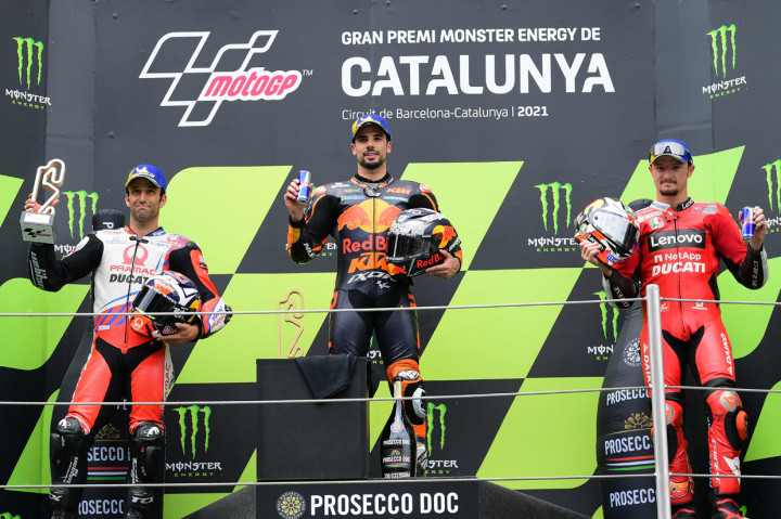 Ia mengungguli dua rider Ducati Johann Zarco dan Jack Miller yang finis di posisi dua dan tiga.
