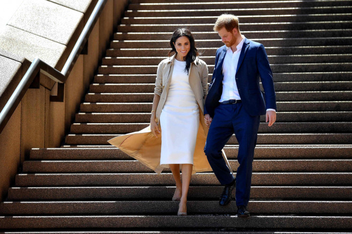 Pangeran Harry dan Meghan Markle mengumumkan kelahiran putri mereka Lilibet Diana Mountbatten-Windsor atau disapa Lili. 