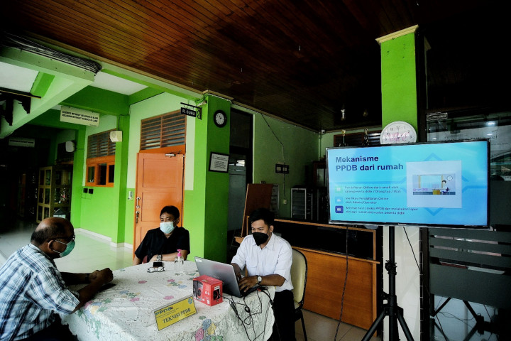Penerimaan peserta didik baru (PPDB) DKI Jakarta tahun ajaran 2021/2022 untuk jenjang SD, SMP, hingga SMA resmi dibuka hari ini, Senin, 7 Juni 2021.