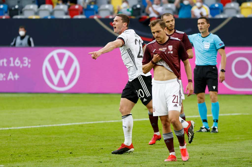 Kai Havertz tampil impresif di lini depan dan sukses menerobos pertahanan Latvia untuk membantu terciptanya gol pembuka oleh bek kiri Robin Gosens yang mengukir gol internasional pertamanya.