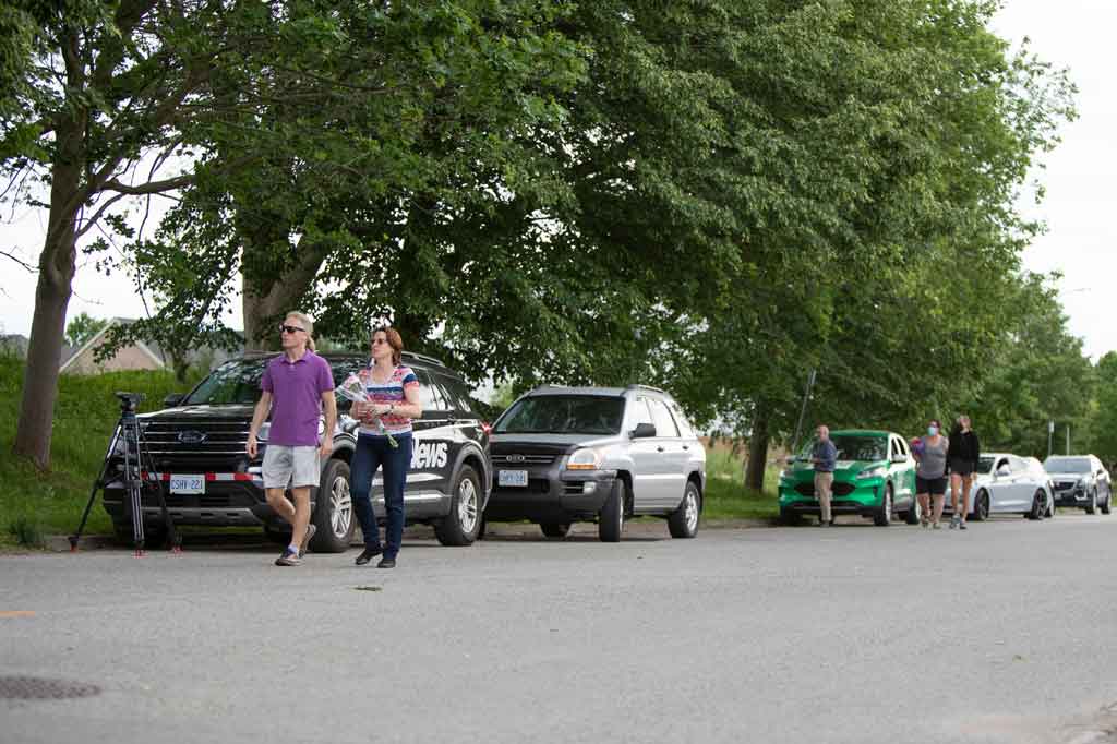 Diidentifikasi sebagai Nathaniel Veltman, tersangka telah didakwa dengan empat tuduhan pembunuhan tingkat pertama dan satu tuduhan percobaan pembunuhan.