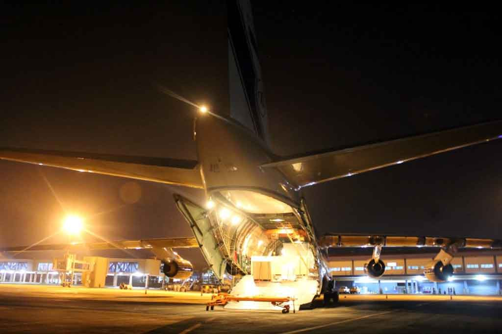 Executive General Manager Bandara Sultan Mahmud Badaruddin II Palembang, Tommy Ariesdianto mengatakan, bahwa pesawat tersebut membawa barang kargo peralatan industri. 