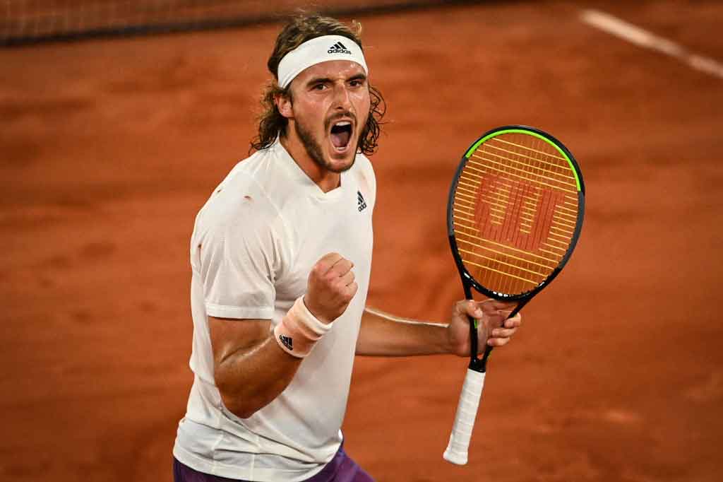 Unggulan kelima asal Yunanni tersebut menang 6-3, 7-6 (7/3), 7-5 dan akan menghadapi petenis Jerman Alexander Zverev untuk memperebutkan satu tempat di final hari Minggu, 13 Juni 2021.