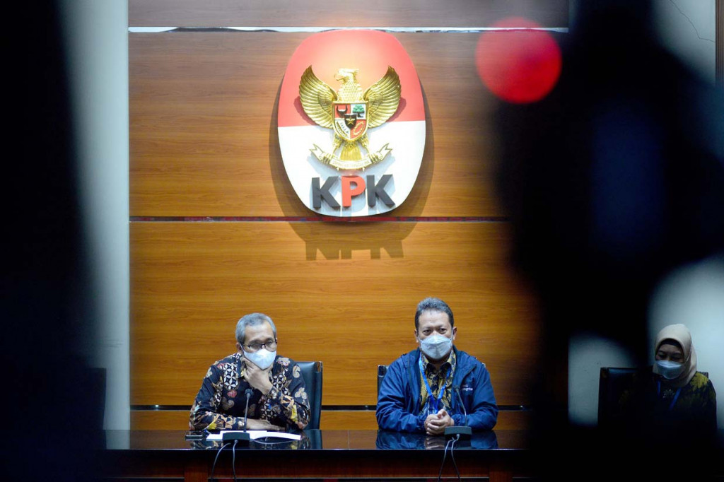 KPK meminta kepada seluruh istri dari pejabat eselon I di Kementerian Kelautan dan Perikanan (KKP) untuk senantiasa mengingatkan para suami agar tidak melakukan korupsi sebagai upaya pencegahan KPK.