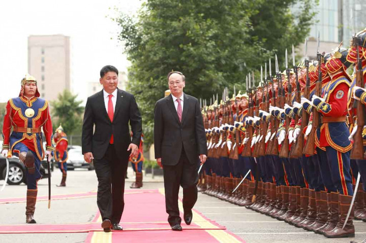 Terpilihnya Khurelsukh diharapkan memberi MPP lebih banyak kendali atas kendali kekuasaan, meskipun ia berkewajiban untuk melepaskan afiliasi partainya segera setelah ia menjabat.