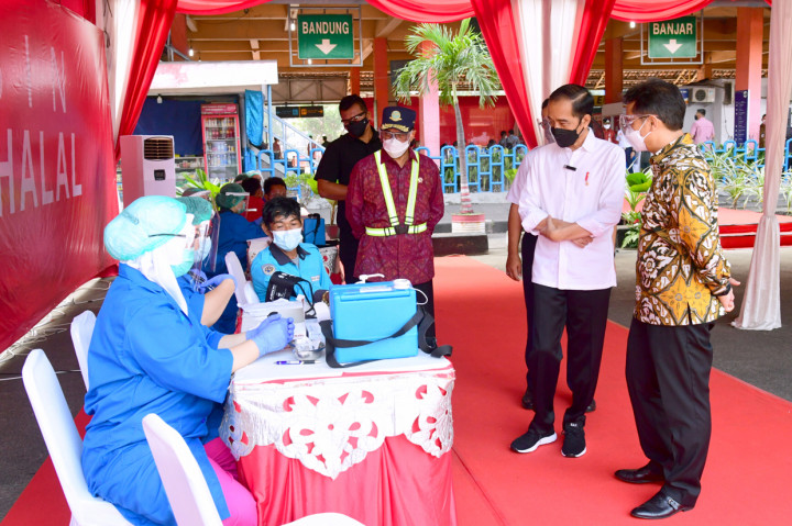 Presiden berharap, vaksinasi ini akan memberikan perlindungan bagi penerimanya dari penyebaran Covid-19. 