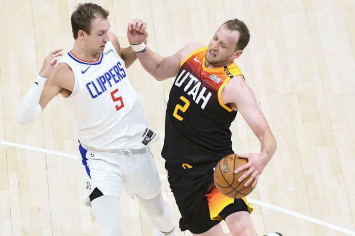 Sementara Joe Ingles maju sebagai starter menggantikan point guard All-Star Mike Conley yang absen dalam dua laga berturut-turut karena masalah hamstring kanan. Ingles mengemas 19 poin termasuk dari empat lemparan tiga angka, sedangkan starter Bojan Bogdanovic menambahkan 16 poin termasuk dari tiga lemparan tiga angka.