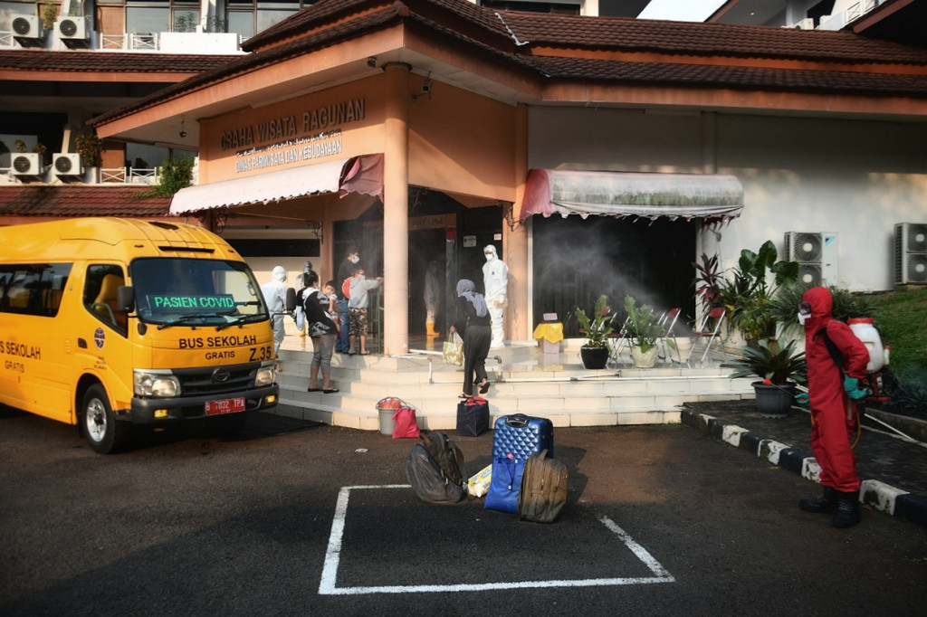 Graha Wisata Ragunan kembali terisi pasien isolasi mandiri Covid-19 dengan kategori Orang Tanpa Gejala (OTG). 