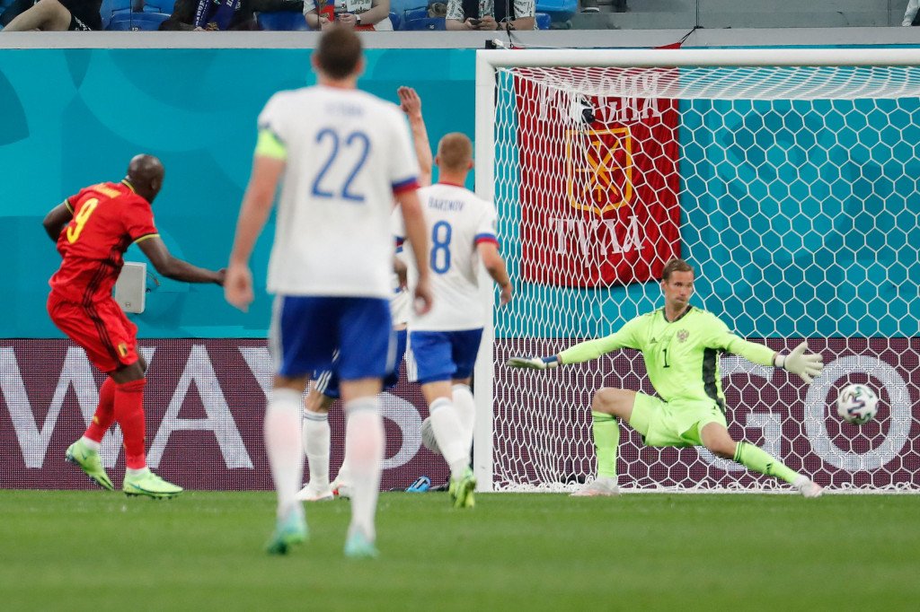 Di babak pertama, Romelu Lukaku membuka keunggulan Belgia pada menit ke-10 seusai memanfaatkan operan Timothy Castagne. 