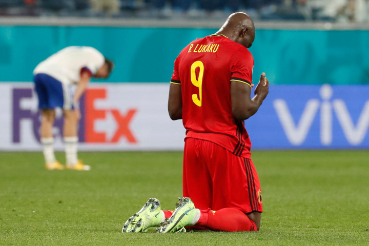Pada menit-menit terakhir waktu normal Belgia menciptakan gol ketiganya. Lukaku lagi-lagi menggetarkan gawang Rusia untuk membawa Belgia unggul 3-0 di menit ke-84.