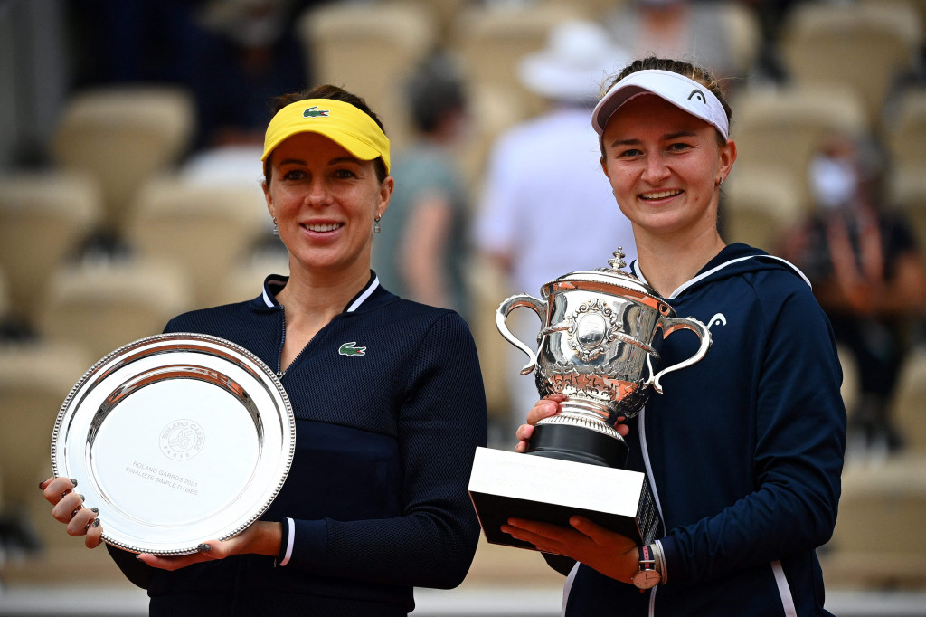 Petenis Republik Ceko ini menyegel gelar juara pertamanya di nomor tunggal putri Grand Slam setelah mengalahkan Anastasia Pavlyuchenkova pada laga final di Roland Garros, Paris, Perancis, Sabtu, 12 Juni 2021, malam WIB.