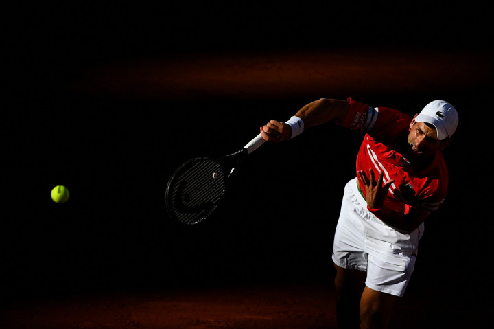 Dalam pertandingan di lapangan Philippe Chatrier, Senin, 14 Juni 2021, dini hari WIB, Djokovic sempat kehilangan dua set pertama.