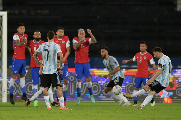 Argentina harus puas bermain imbang 1-1 saat melawan Chile di laga Grup A Copa Americ 2021 di Stadion Nilson Santos.