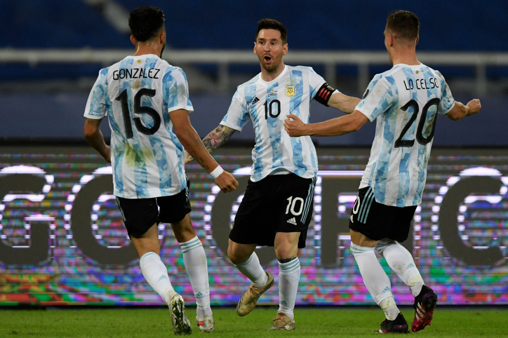Gol sang megabintang pun membuat Argentina unggul saat turun minum.