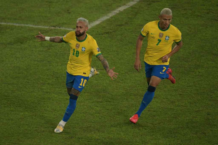 Tak selang beberapa lama, Brasil mampu menambah keunggulan pada menit ke-68 melalui sepakan Neymar di dekat kotak penalti yang tidak bisa dihentikan kiper Pedro Gellese. Skor berubah menjadi 2-0.
