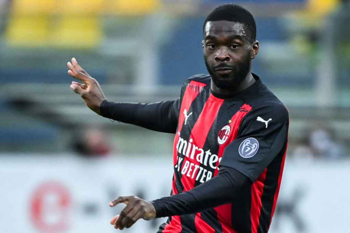 Bek Chelsea Fikayo Tomori telah menandatangani kontrak selama empat tahun bersama klub Italia AC Milan.