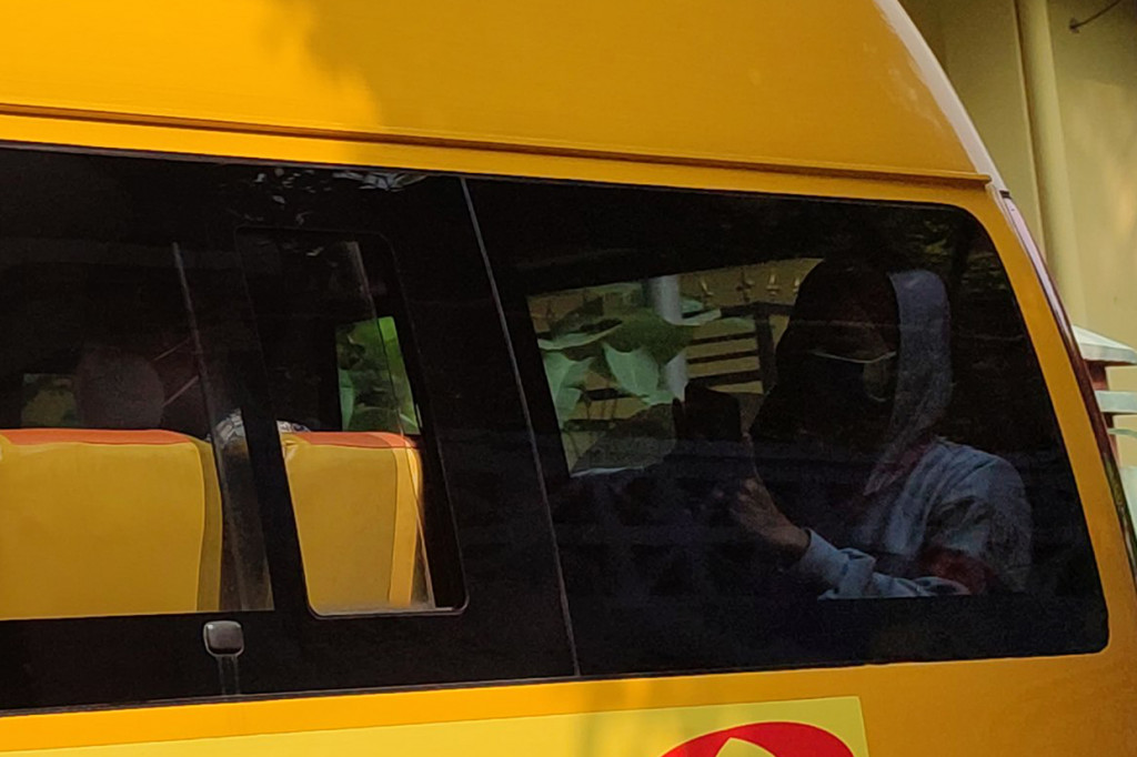 Data Satuan Tugas Penanganan Covid-19 per hari Minggu, 20 Juni 2021, menyebutkan kasus positif Covid-19 bertambah 13.737 kasus sehingga total menjadi 1.989.909 kasus.