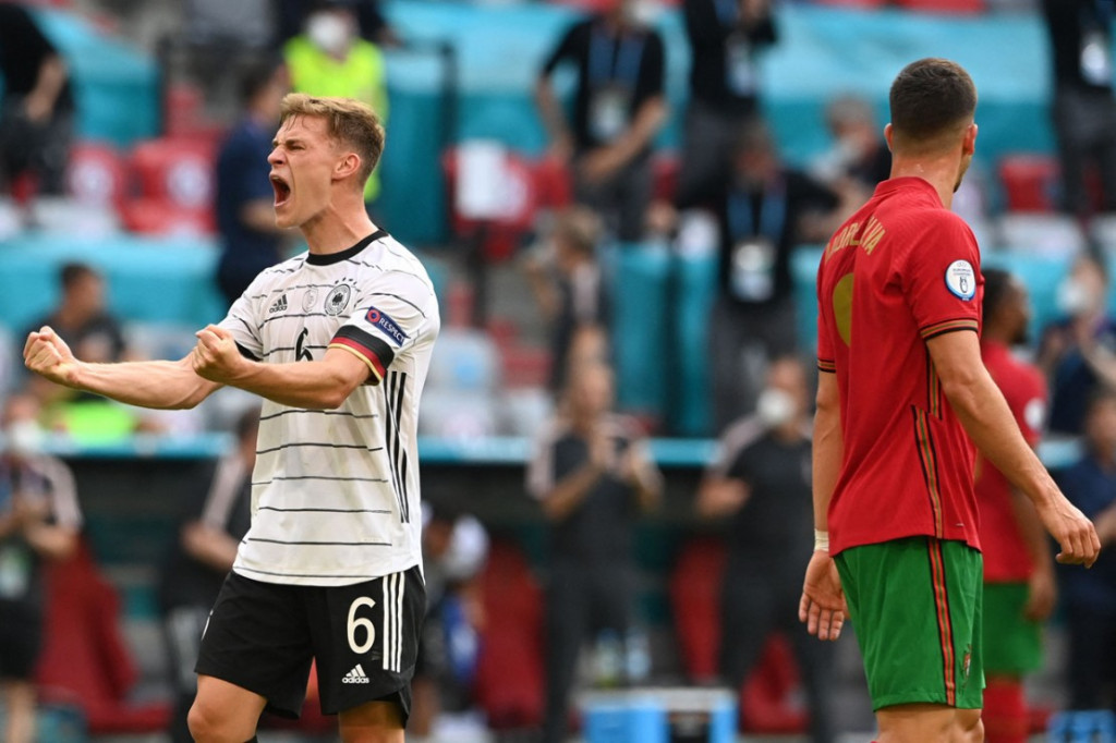 Jerman memetik tiga poin saat berhadapan dengan Portugal pada lanjutan Grup F Euro 2020. Bertanding di Allianz Arena, Sabtu, 19 Juni 2021, malam WIB, timnas Jerman berhasil mengalahkan Portugal dengan skor 4-2. 