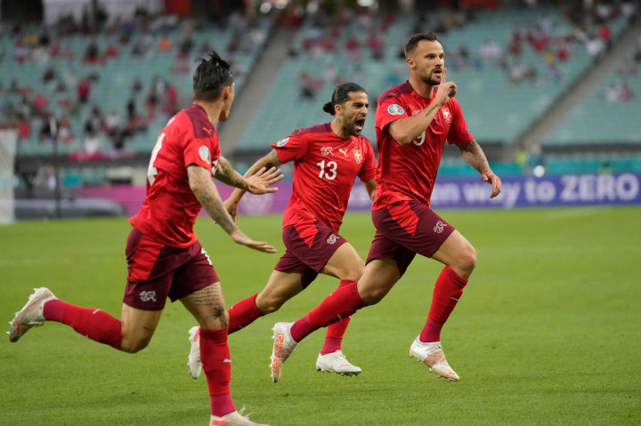 Gol cepat langsung didapatkan Swiss lewat Haris Seferovic di menit keenam.
