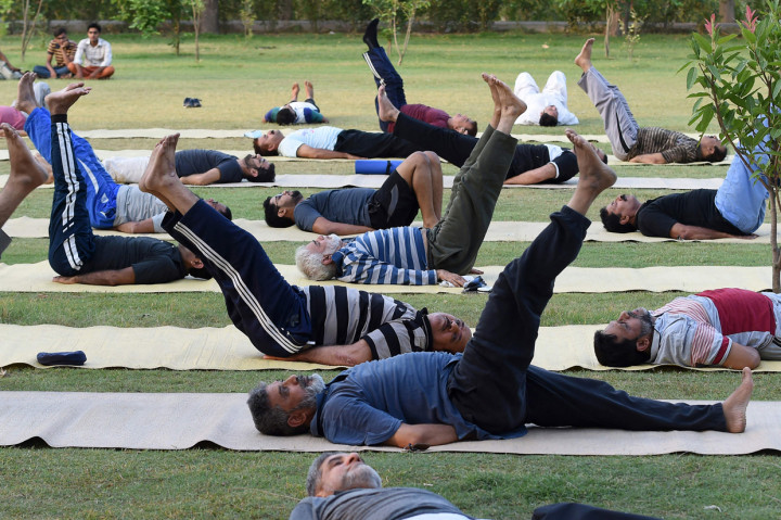 Hari ini juga bertepatan dengan fenomena Titik Balik Matahari atau disebut juga dengan Solstis.