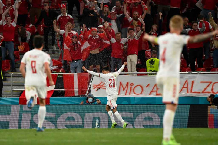 Yussuf Poulsen kemudian menggandakan kedudukan setelah memanfaatkan blunder yang dilakukan Roman Zobnin yang berusaha mengoper bola ke belakang tanpa melihat kehadirannya pada menit ke-59.