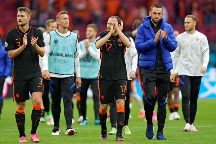Tidak ada tambahan gol lagi hingga laga usai. Belanda melaju ke babak 16 besar Euro 2020 dengan poin sempurna sembilan dari tiga laga. Sementara Makedonia Utara terdepak dengan nol poin.