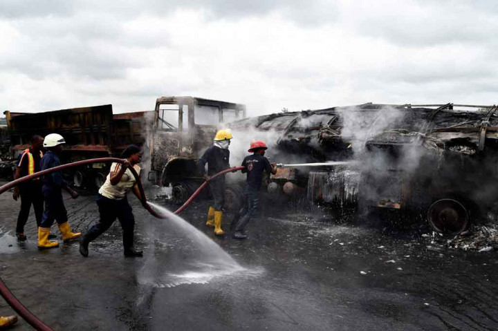 Enam dari 11 truk yang mengalami kecelakaan merupakan truk tangki yang sarat denan muatan bahan bakar, gas dan dua mobil. Kecelakaan mengakibatkan ledakan dan menyebabkan dua orang meninggal dunia.