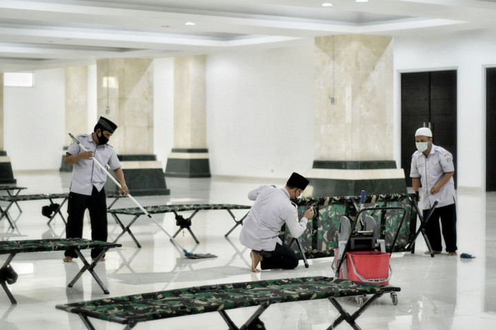 Pemprov DKI Jakarta mempersiapkan Masjid Raya KH Hasyim Asy'ari sebagai tambahan lokasi isolasi mandiri bagi pasien berstatus Orang Tanpa Gejala (OTG) dengan kapasitas 100 tempat tidur.
