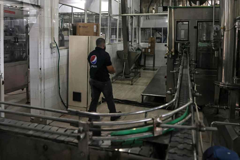 Potret Pabrik Pepsi di Gaza yang Tutup Imbas Israel ...