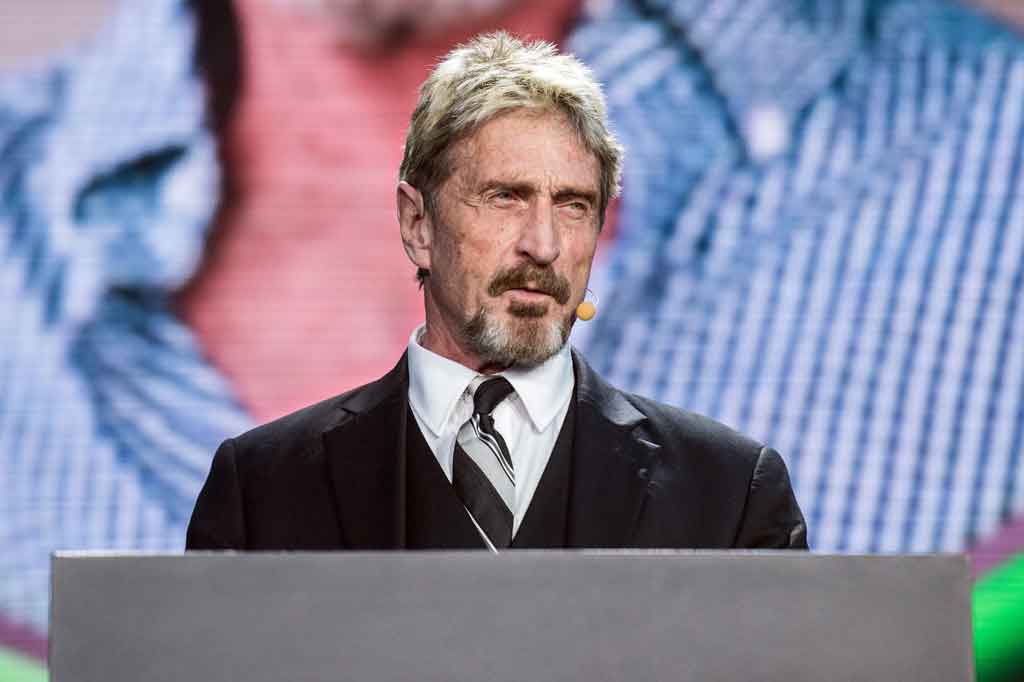 Perintis perangkat lunak antivirus John McAfee ditemukan meninggal dunia di sebuah penjara di Spanyol pada Rabu, 23 Juni 2021 waktu setempat, tak lama setelah pengadilan menyetujui ekstradisinya ke Amerika Serikat atas tuduhan penggelapan pajak.