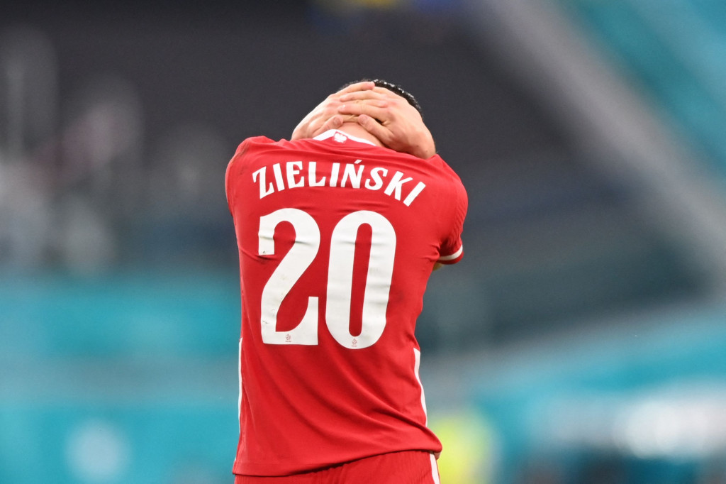 Di awal babak kedua, Zielinski kembali mendapat kesempatan menyamakan kedudukan. Namun sepakan arak jauhnya lagi-lagi mapu dihalau Robi Olsen.